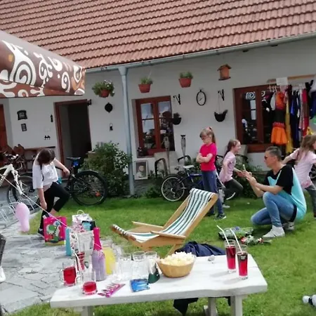 A Hospoda Na Statku Hluboka nad Vltavou