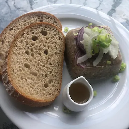 A Hospoda Na Statku Hluboka nad Vltavou